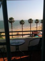 Terraza con vistas frontales a la playa